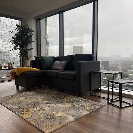 Luxury 2 Bedroom En-Suite Apartment Balcony Views Manchester Extérieur photo
